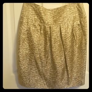 C11-BANANA REPUBLIC: SIZE 6 SKIRT GOLD AND CREAM